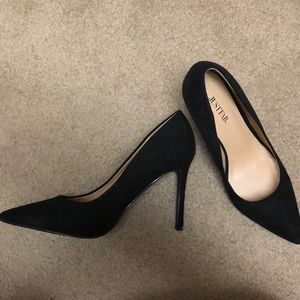Black pointed toe heels